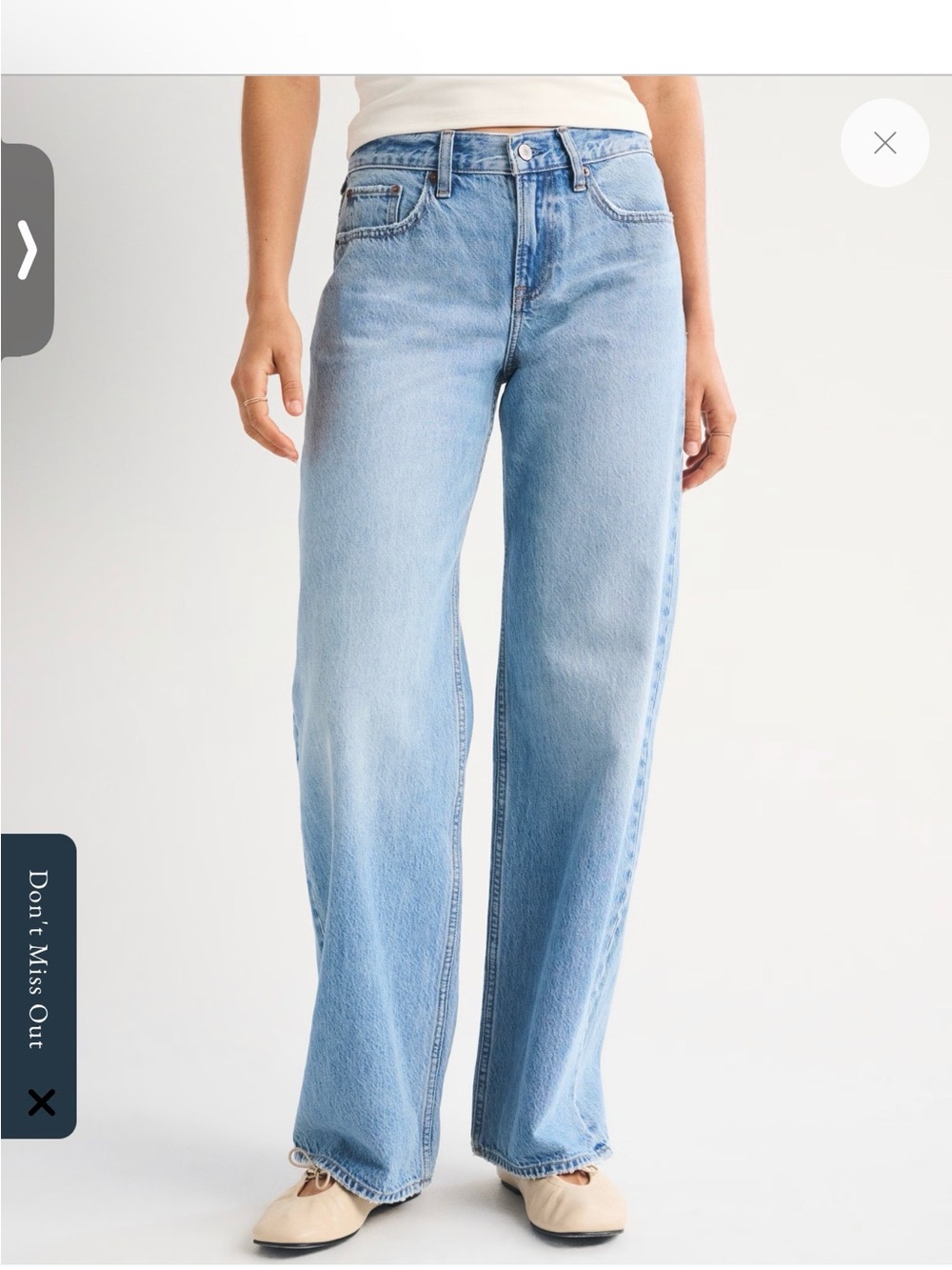 Light Wash Wide-Leg Women’s Jeans
